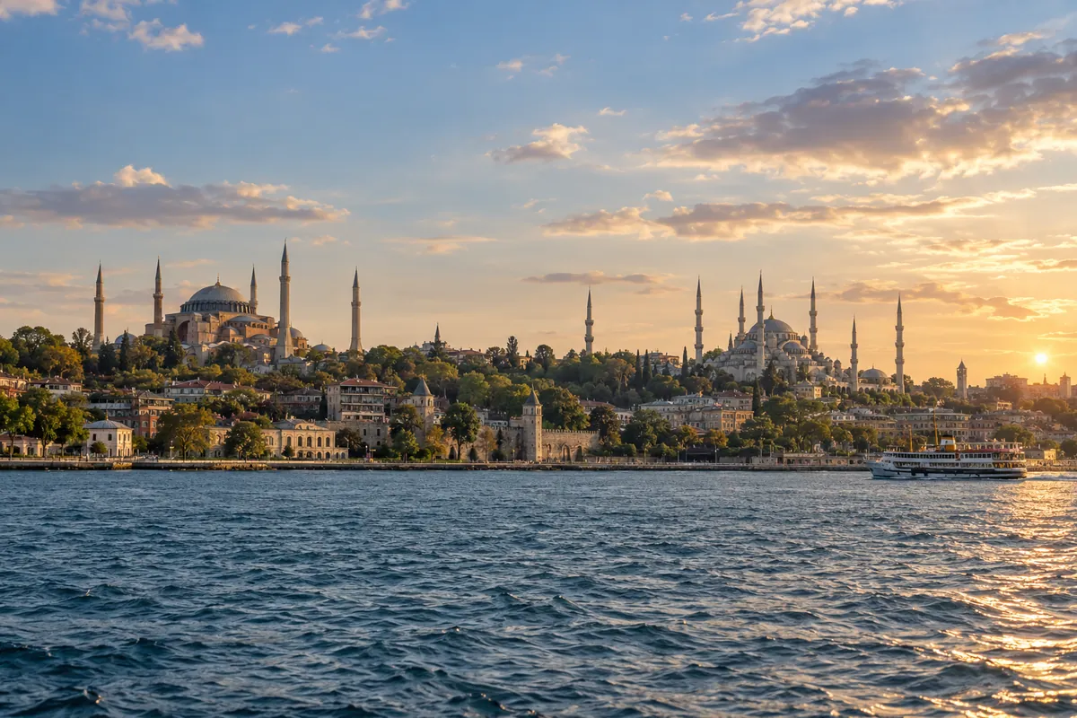 Illustration IA de la péninsule historique d’Istanbul depuis le Bosphore
