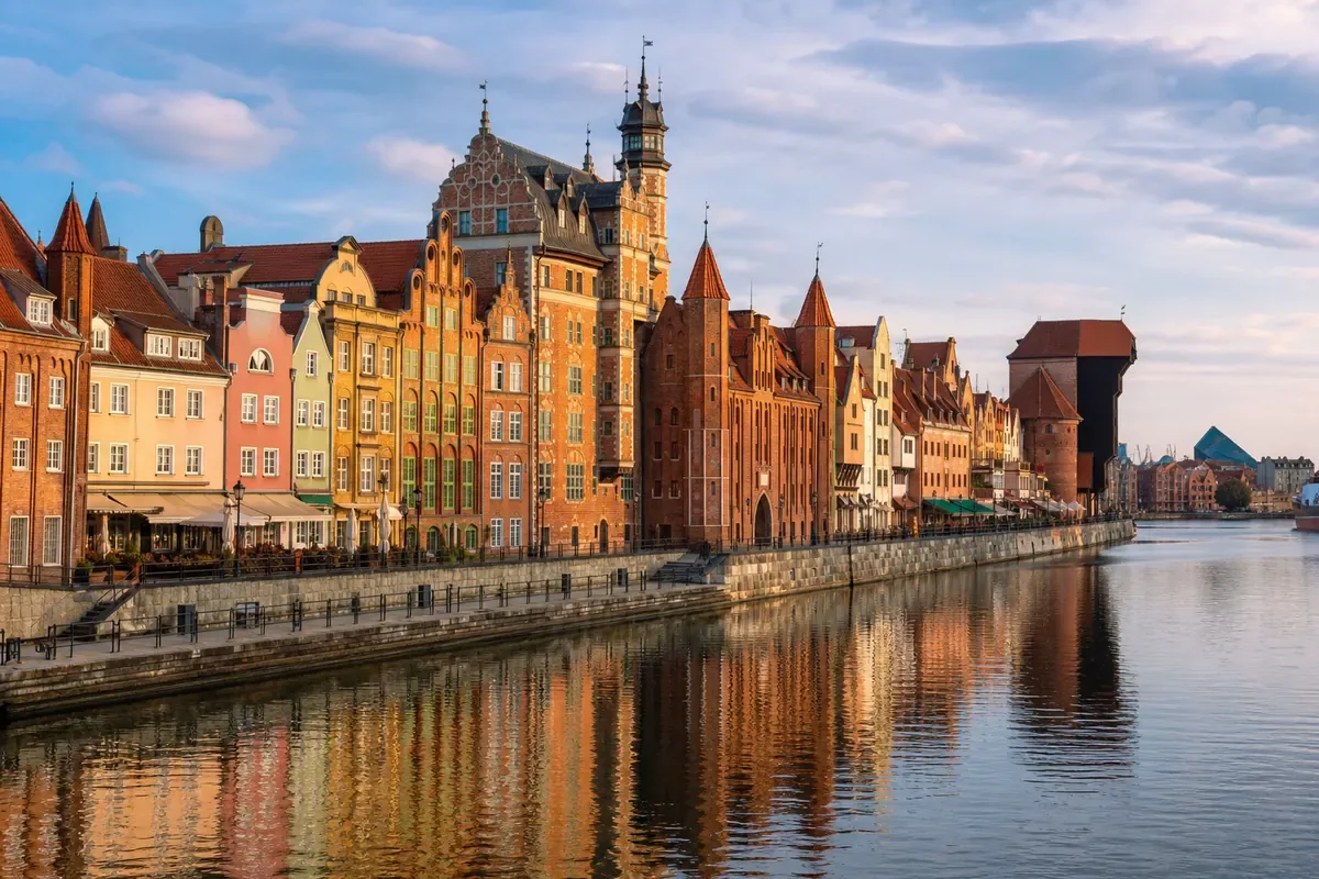 Place historique colorée en Pologne
