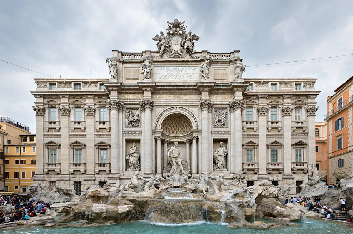 Rome : panorama de la fontaine de Trevi, mai 2007.